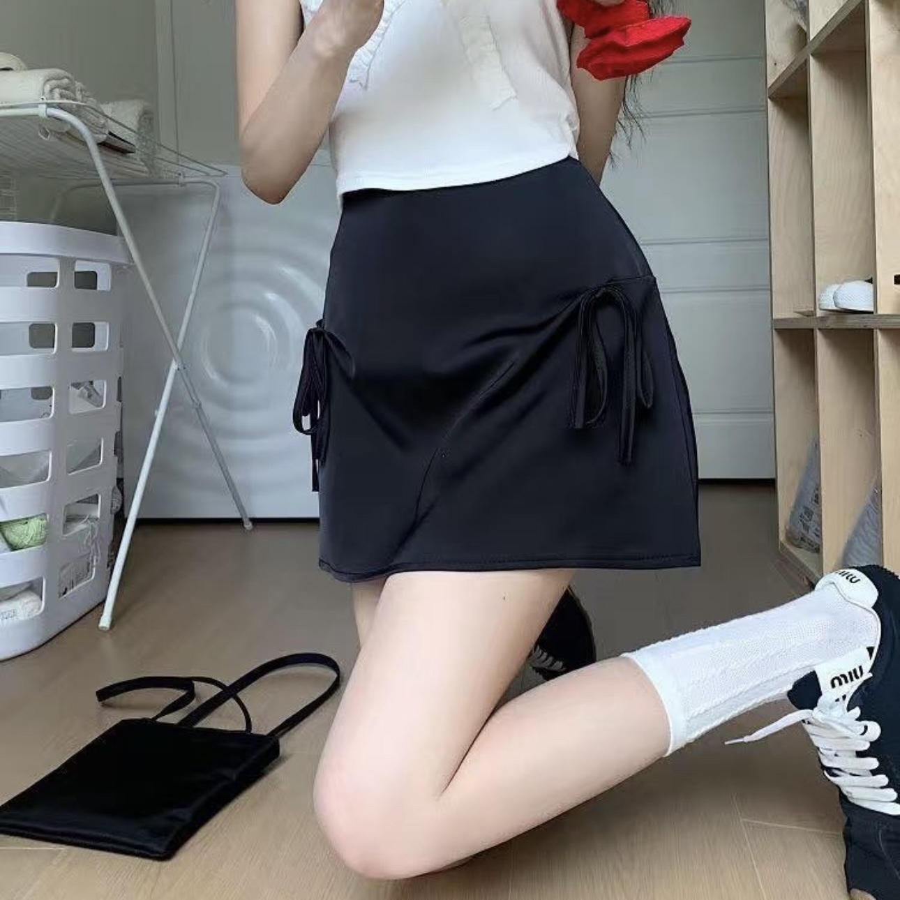 5345. BLACK SKIRT BOTTOM