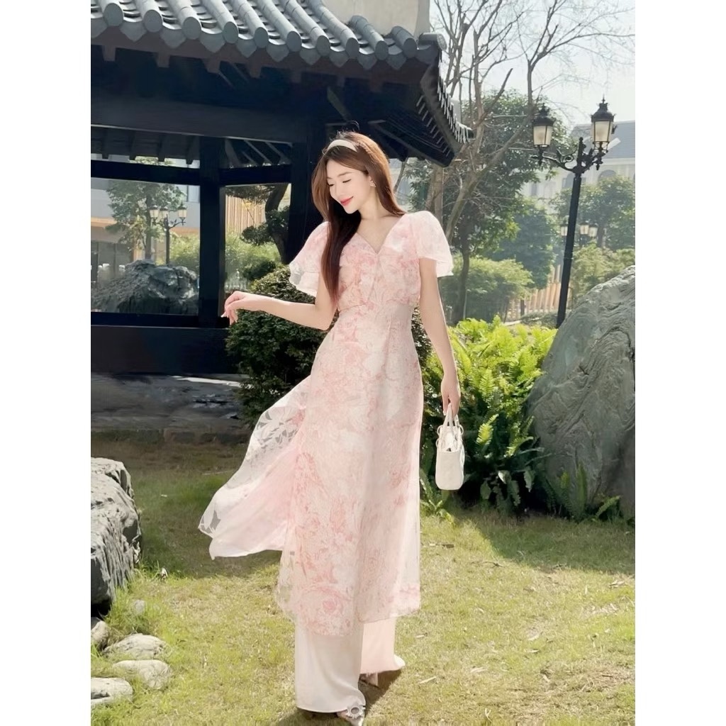 A333. AD HONG CANH TIEN.