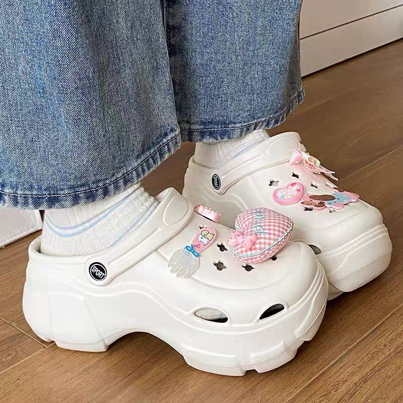 A501. CROCS PUPPY WHITE
