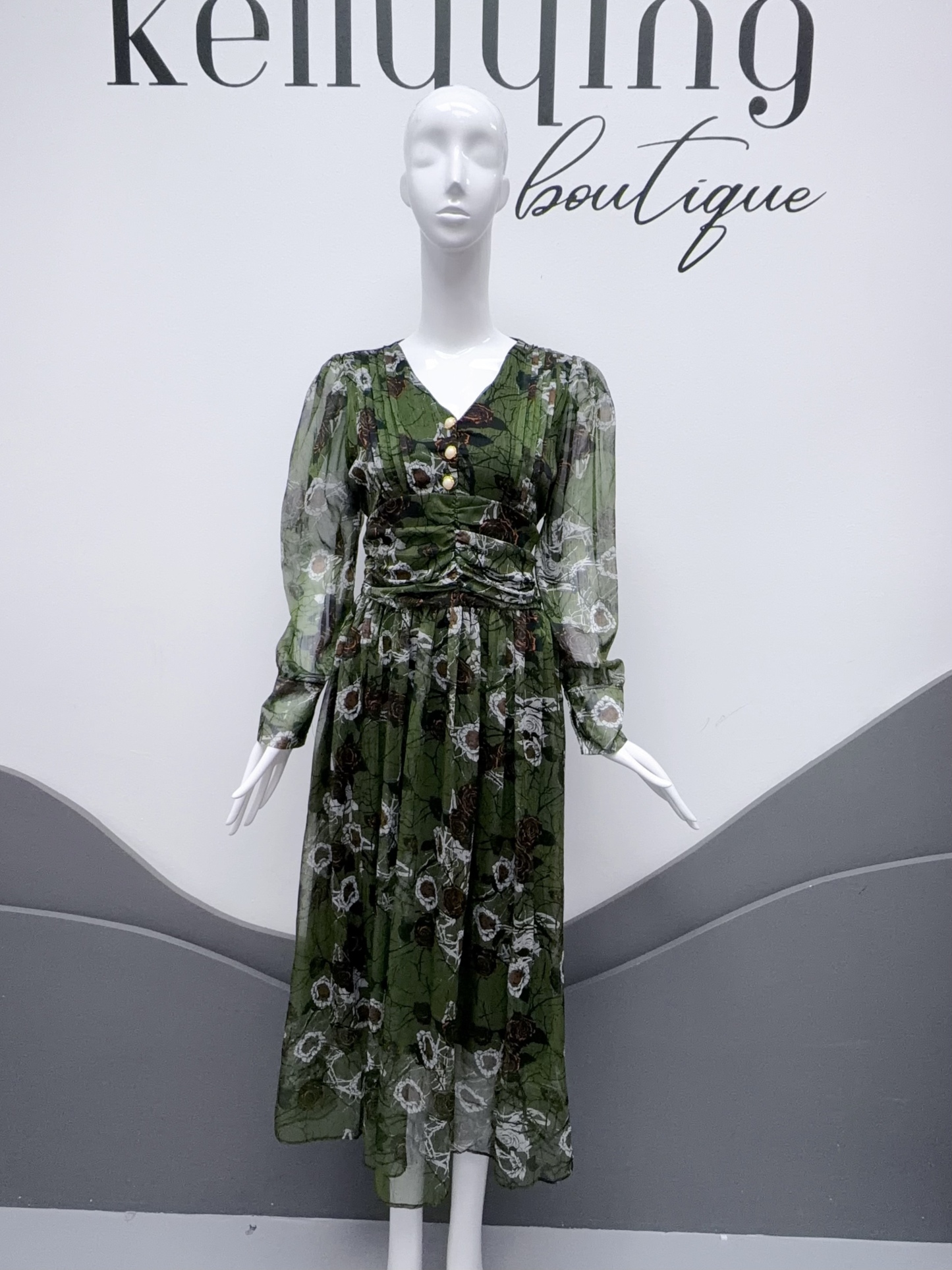V283. HOA GREEN DRESS