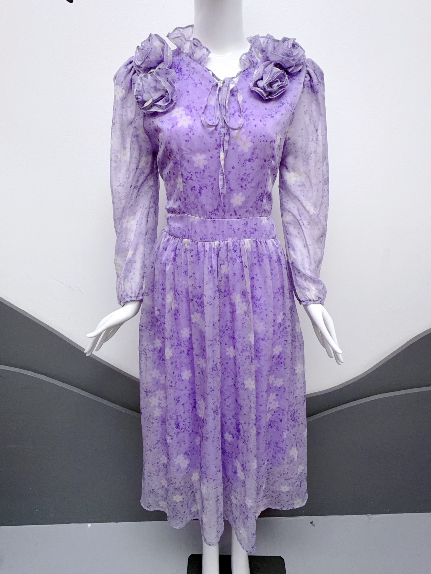 V274. HOA PURPLE DRESS