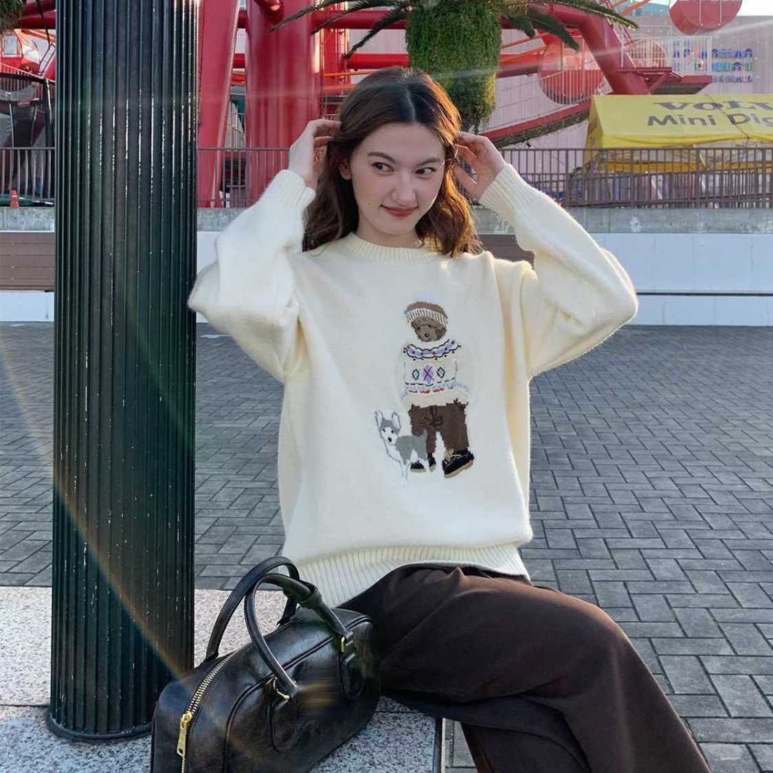 T305. SWEATER WHITE BEAR