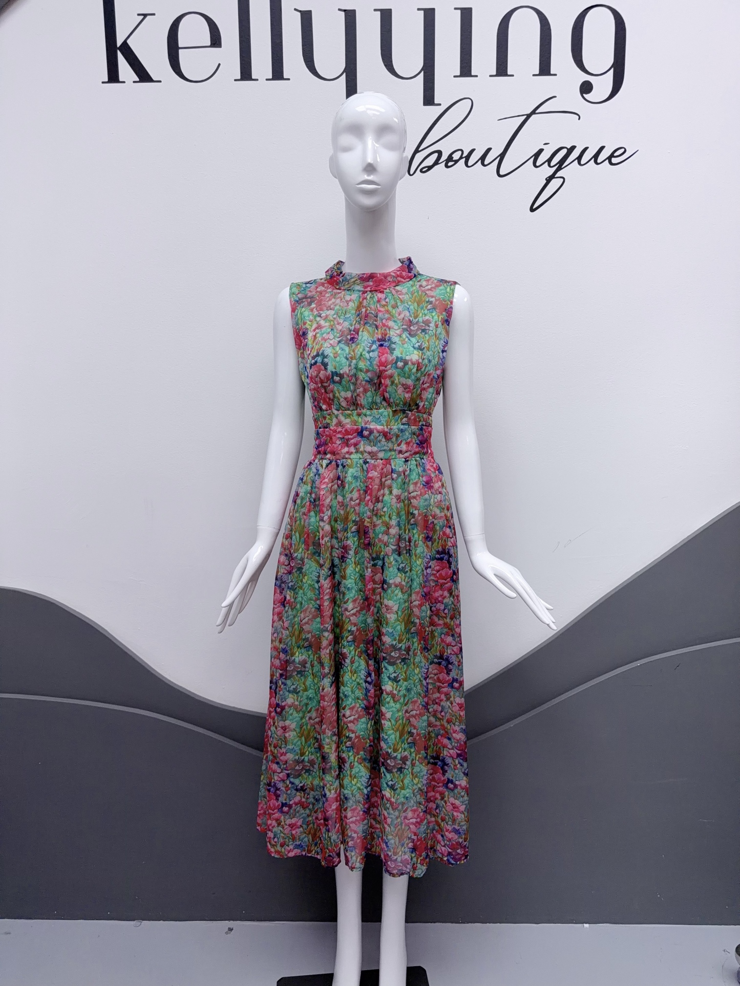 V296. HOA GREEN DRESS