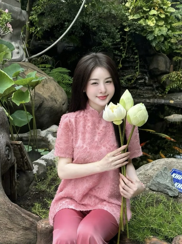 A387. SET AO BABA HOA HONG