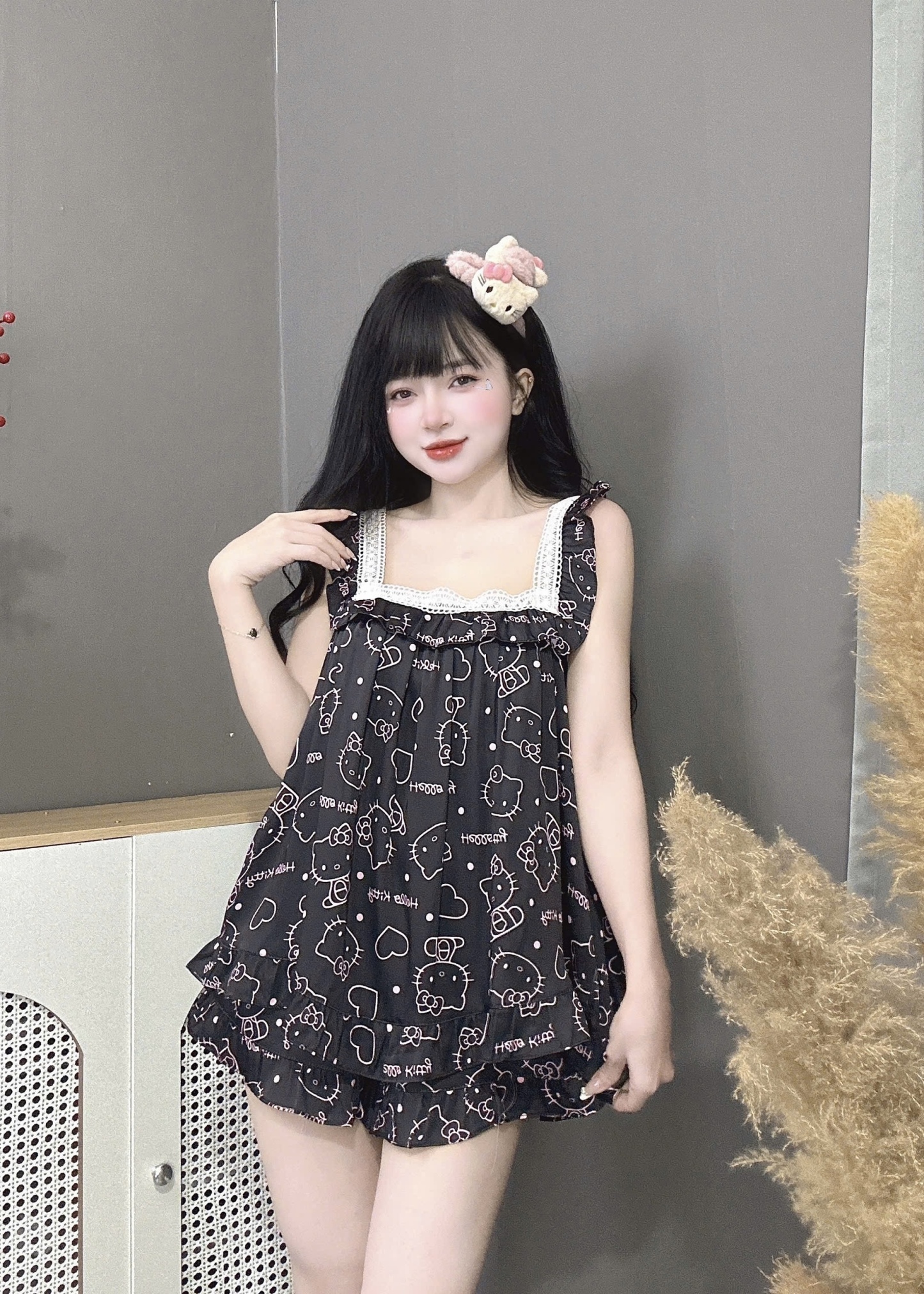 V1053. SLEEPWEAR HELLO KITTY BLACK