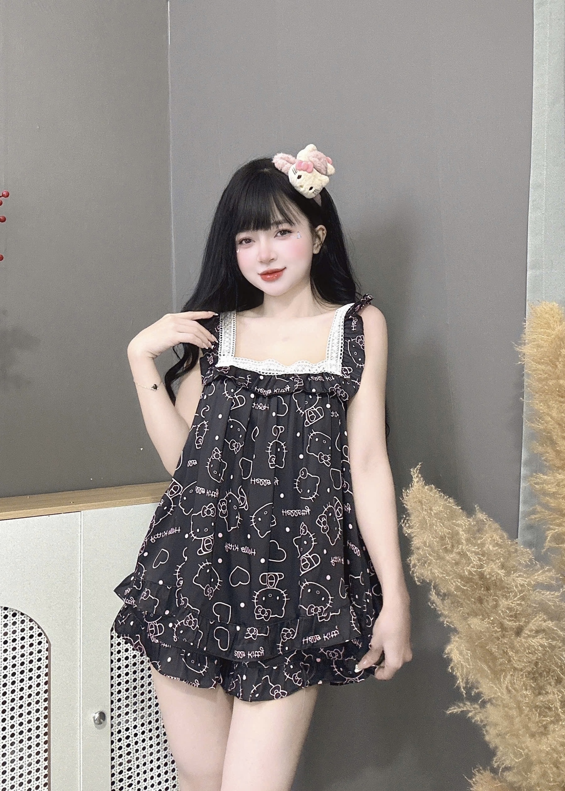 V1053. SLEEPWEAR HELLO KITTY BLACK