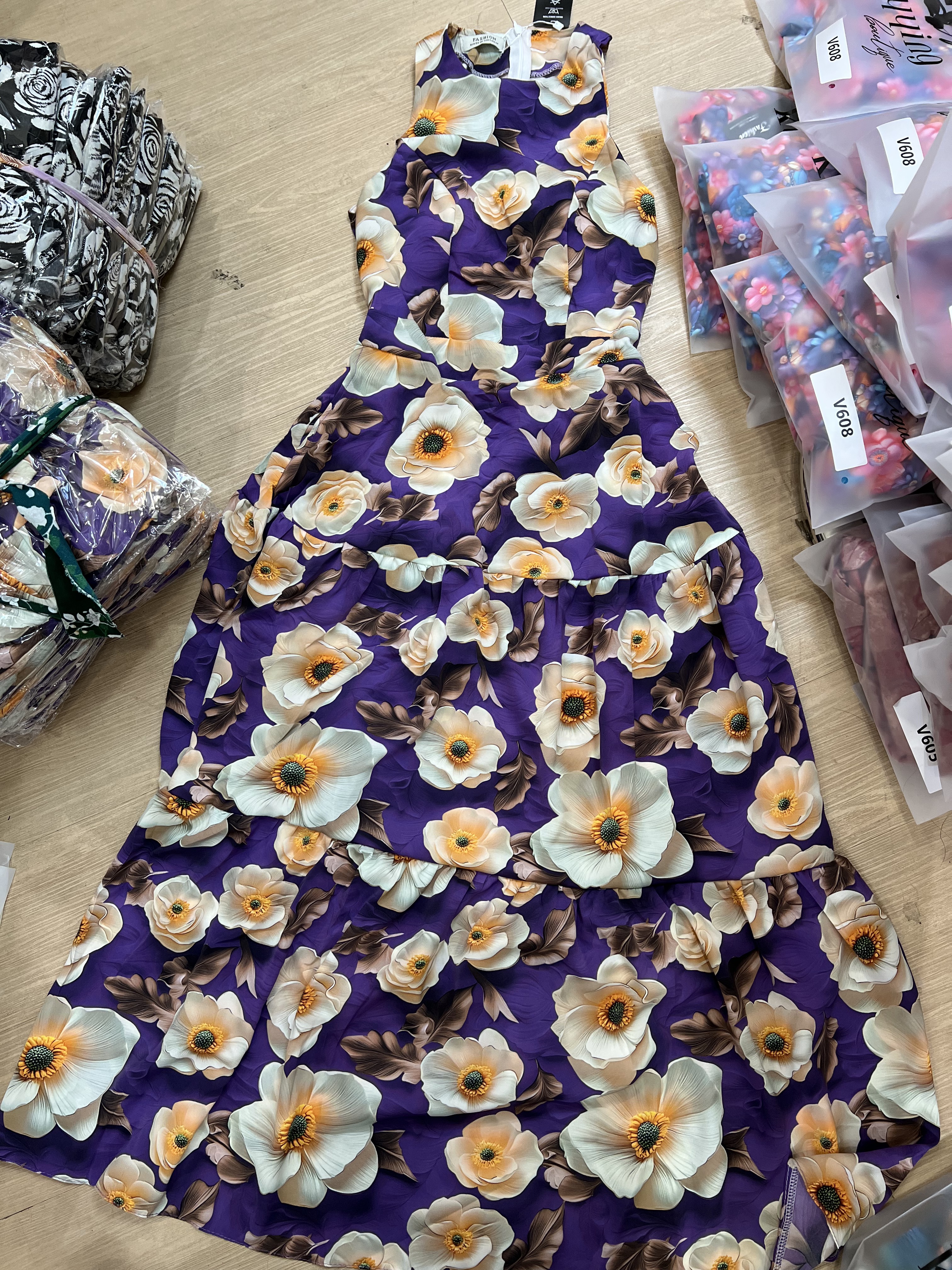 V610. MAXI DRESS