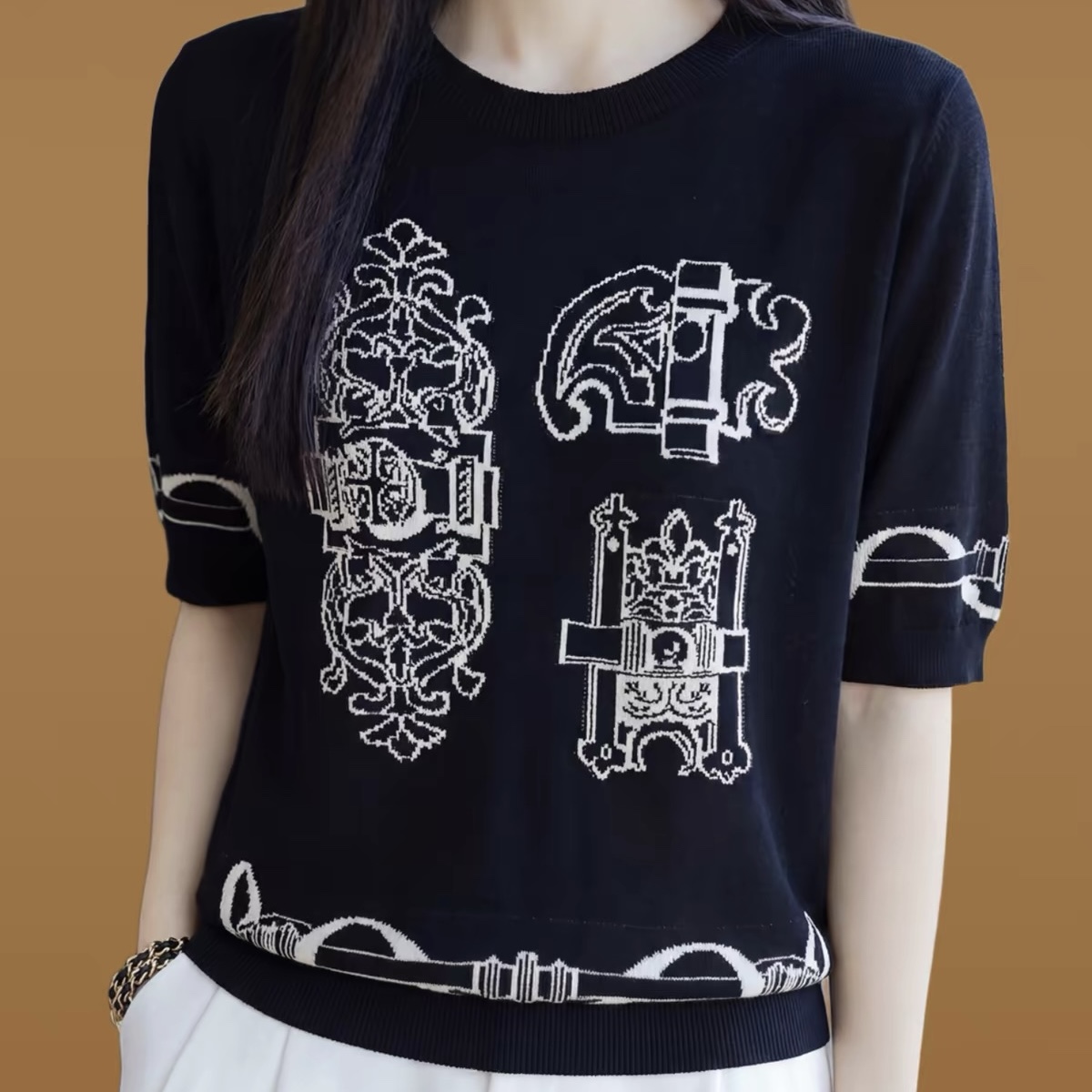 C1291. MONGTOGHI TOP SHORT SLEEVES BLACK