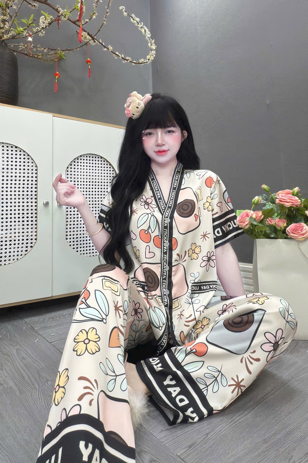 V1099. SLEEPWEAR FLOWER BLACK