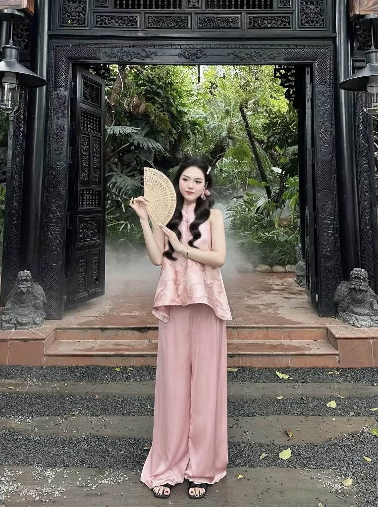 A420. SET AD CACH TAN GAM HOA HONG