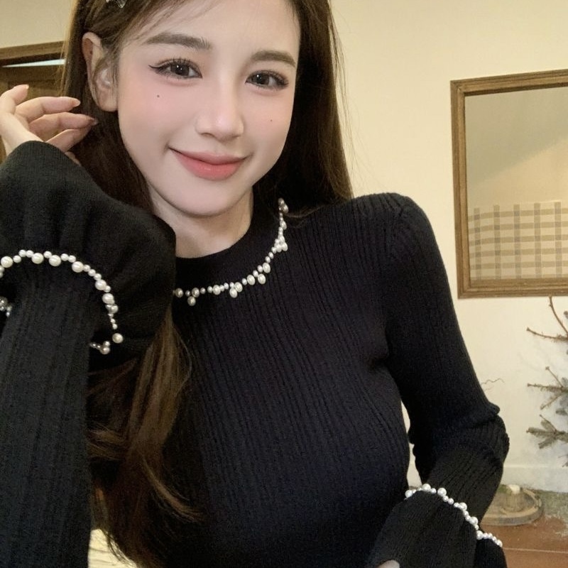 C589. BLACK LONG LEAVES TOP