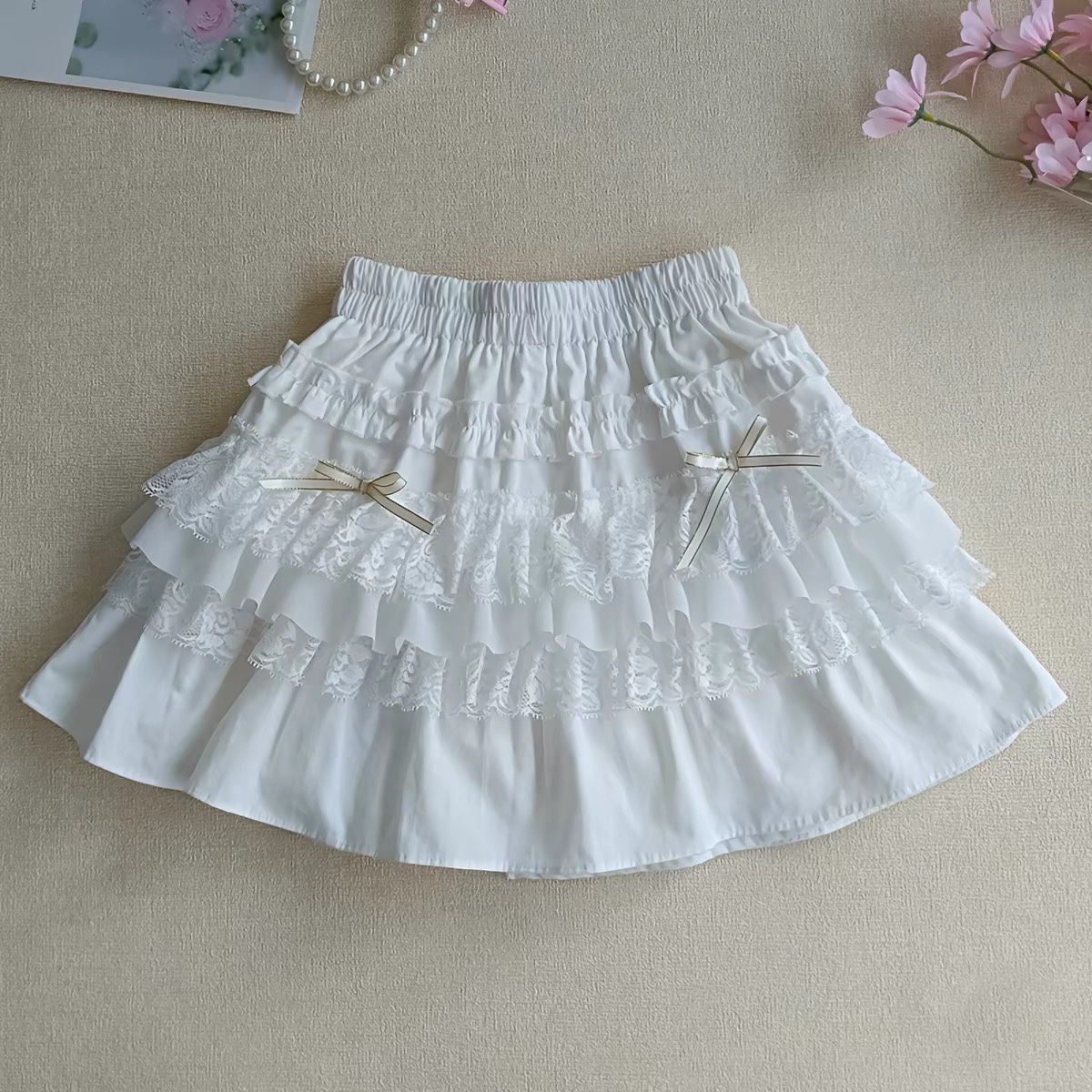 K348. KID GIRL WHITE SKIRT