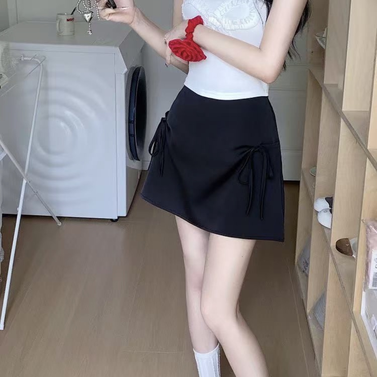 5345. BLACK SKIRT BOTTOM