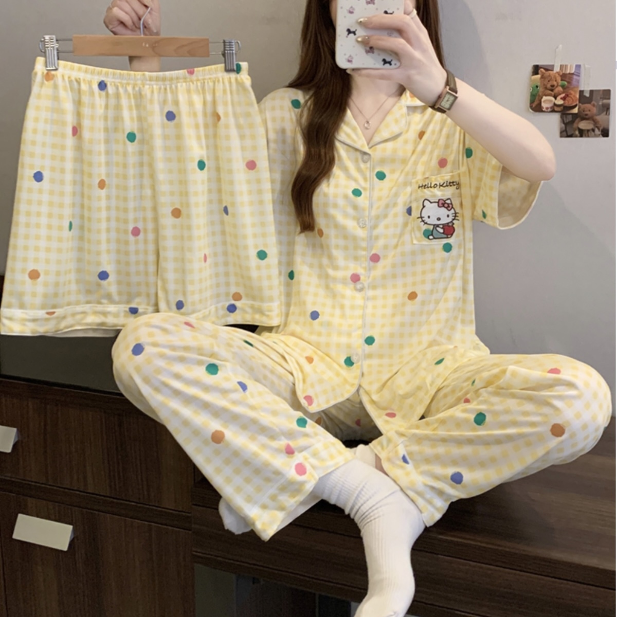S201. SLEEPWEAR HELLO KITTY YELLOW