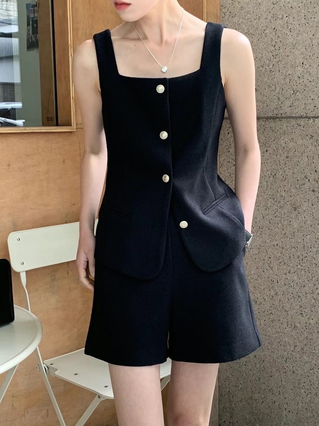 6735. BLACK SHORT SET