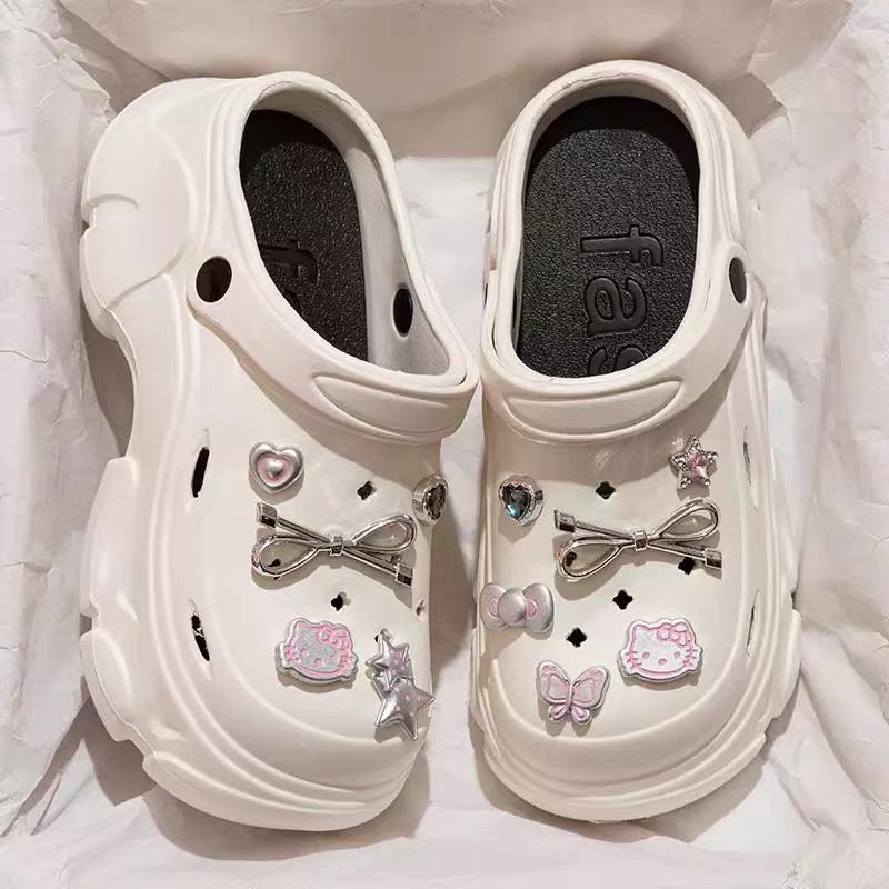 A480. CROCS HELLO KITTY WHITE