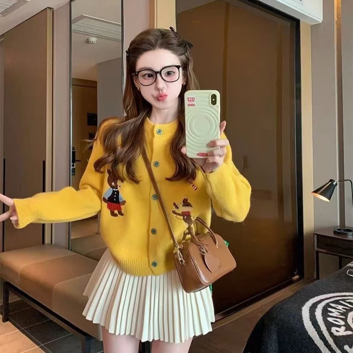 T311. SWEATER YELLOW BEAR