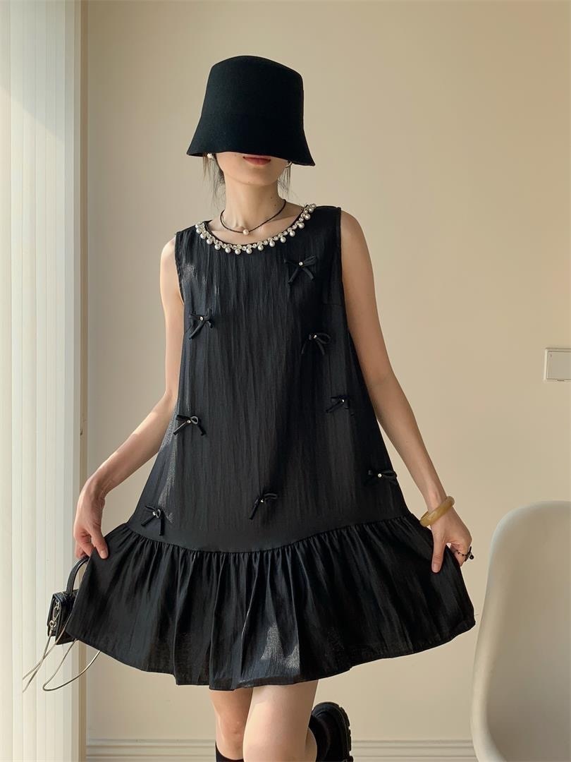 7841. BLACK DRESS