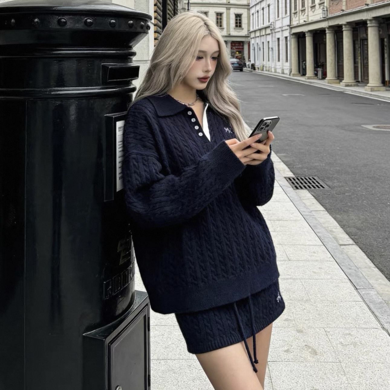 6859. SET SHORT SKIRT KNITTED BLUE