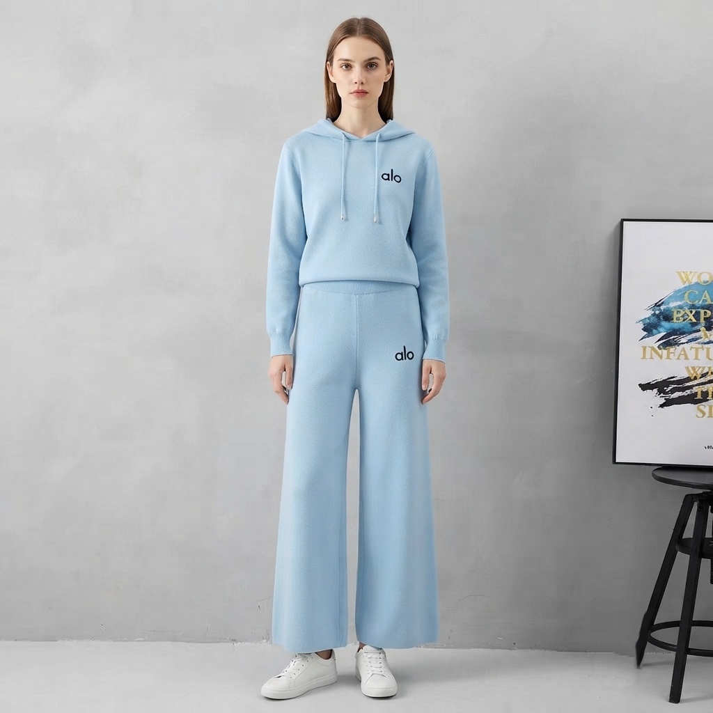 6898. SET LONG PANT KNITTED BLUE