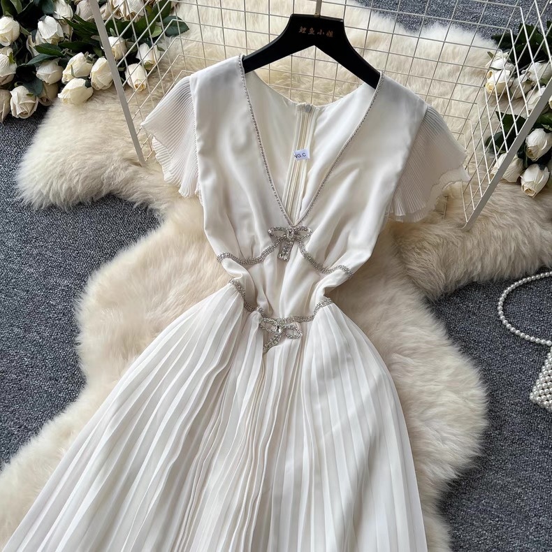 7836. WHITE LONG DRESS