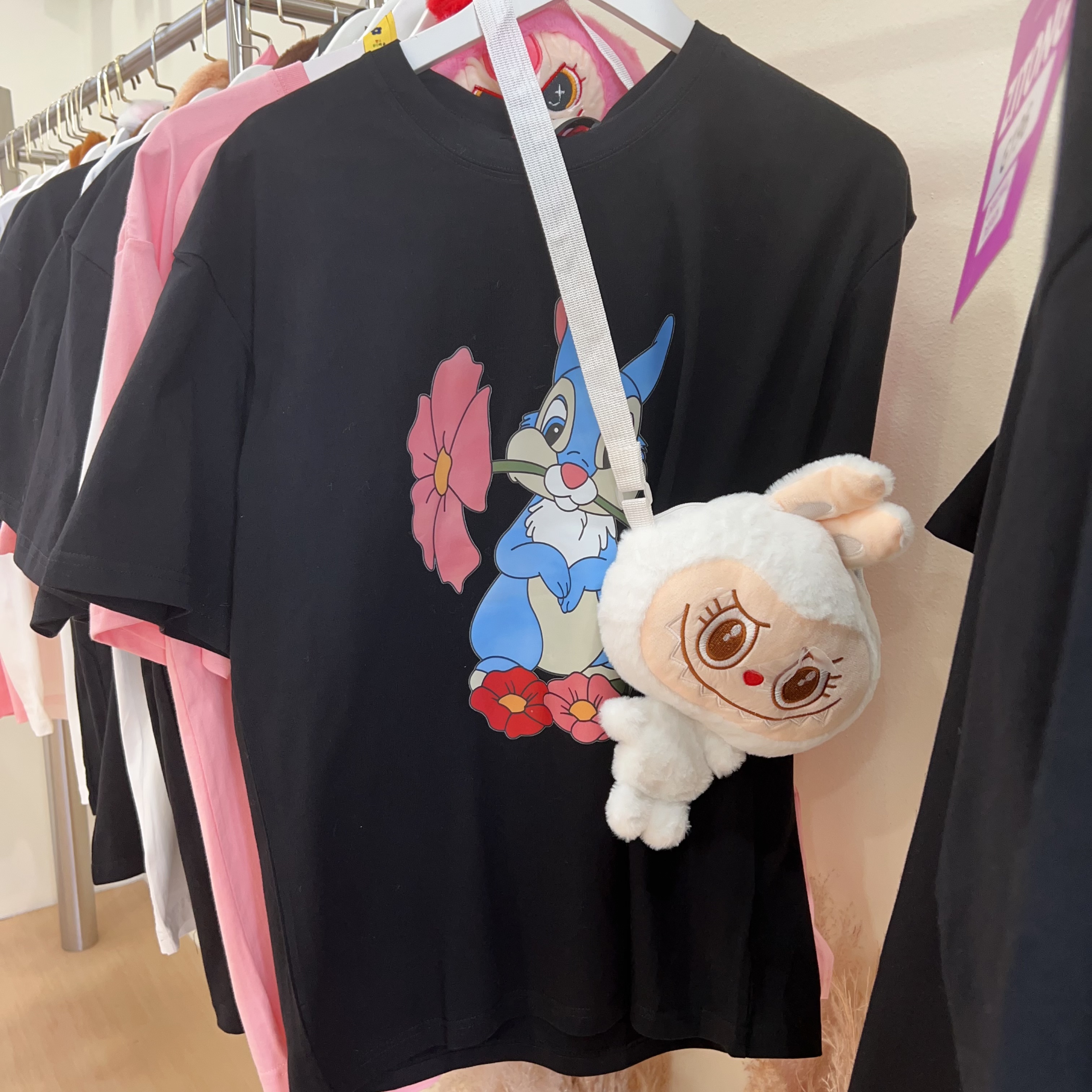 G23. BLACK KOREA TEE