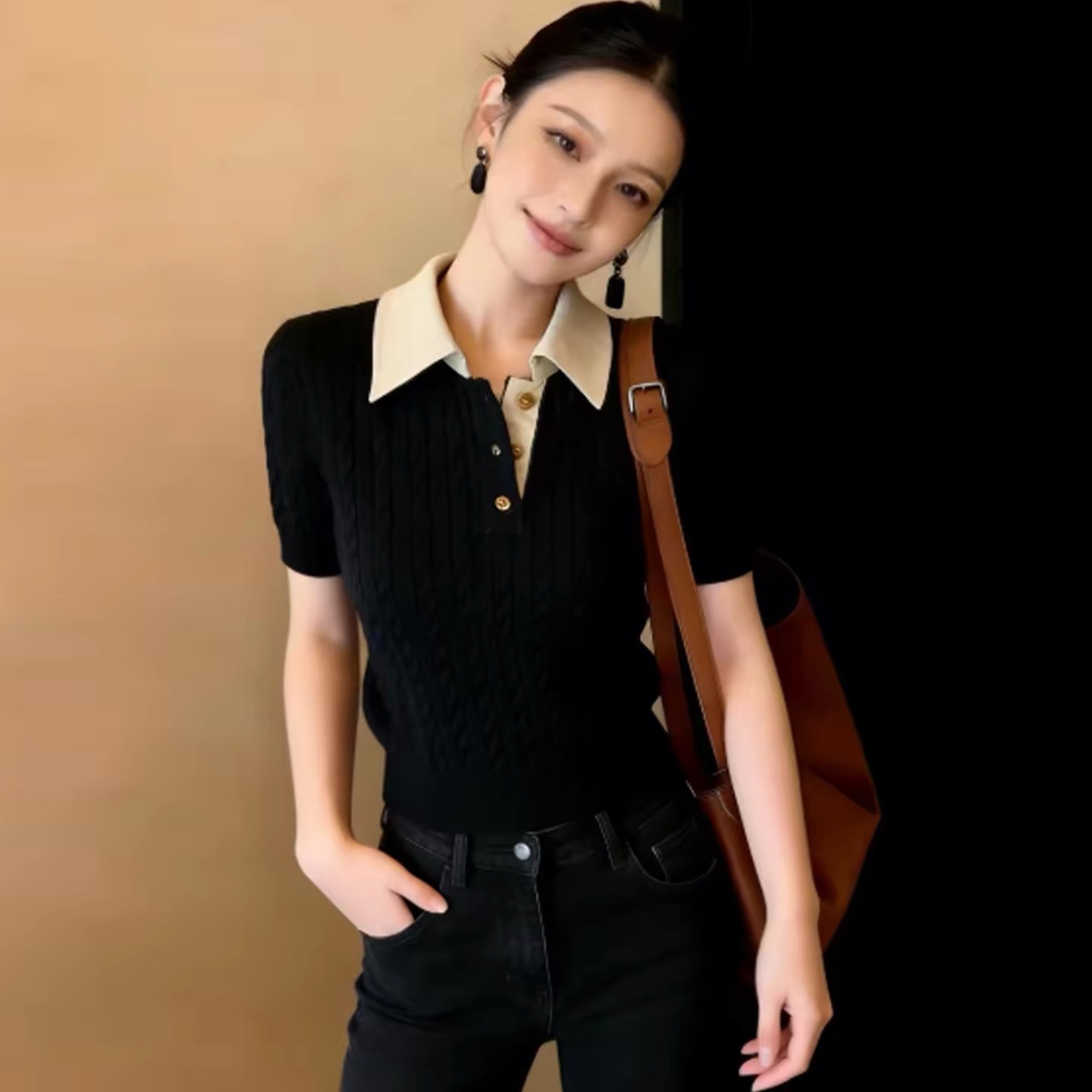 C1063. MONGTOGHI TOP BLACK