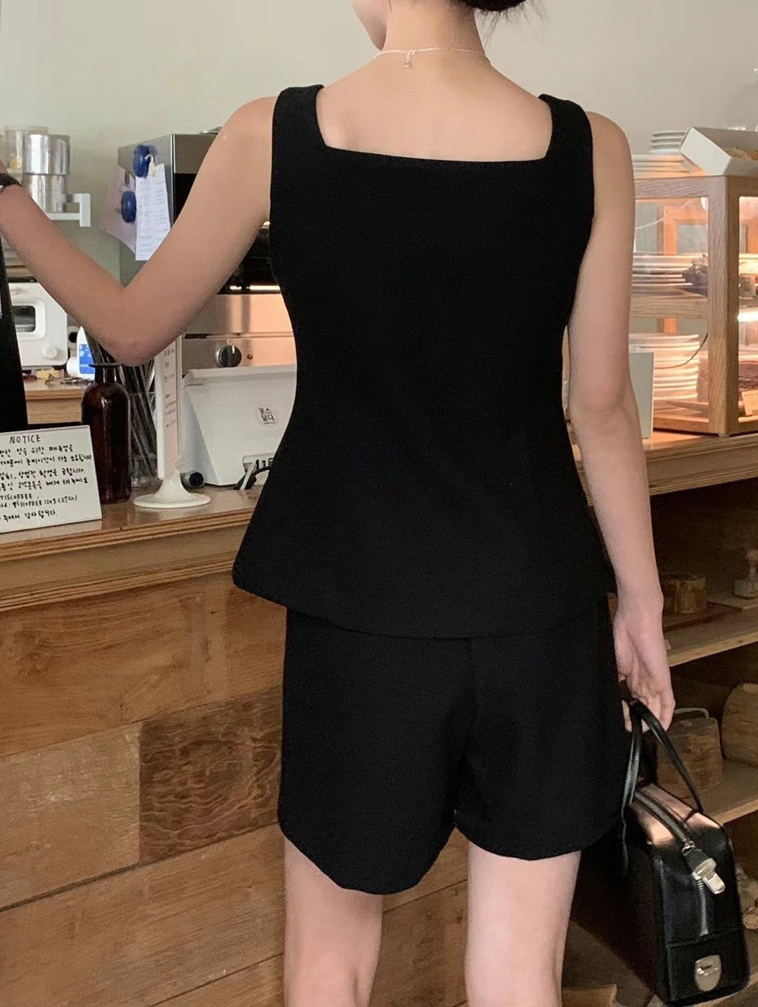 6735. BLACK SHORT SET