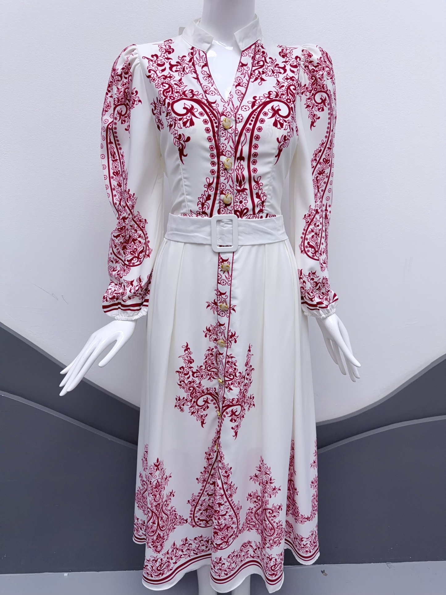 V299. HOA PINK WHITE DRESS