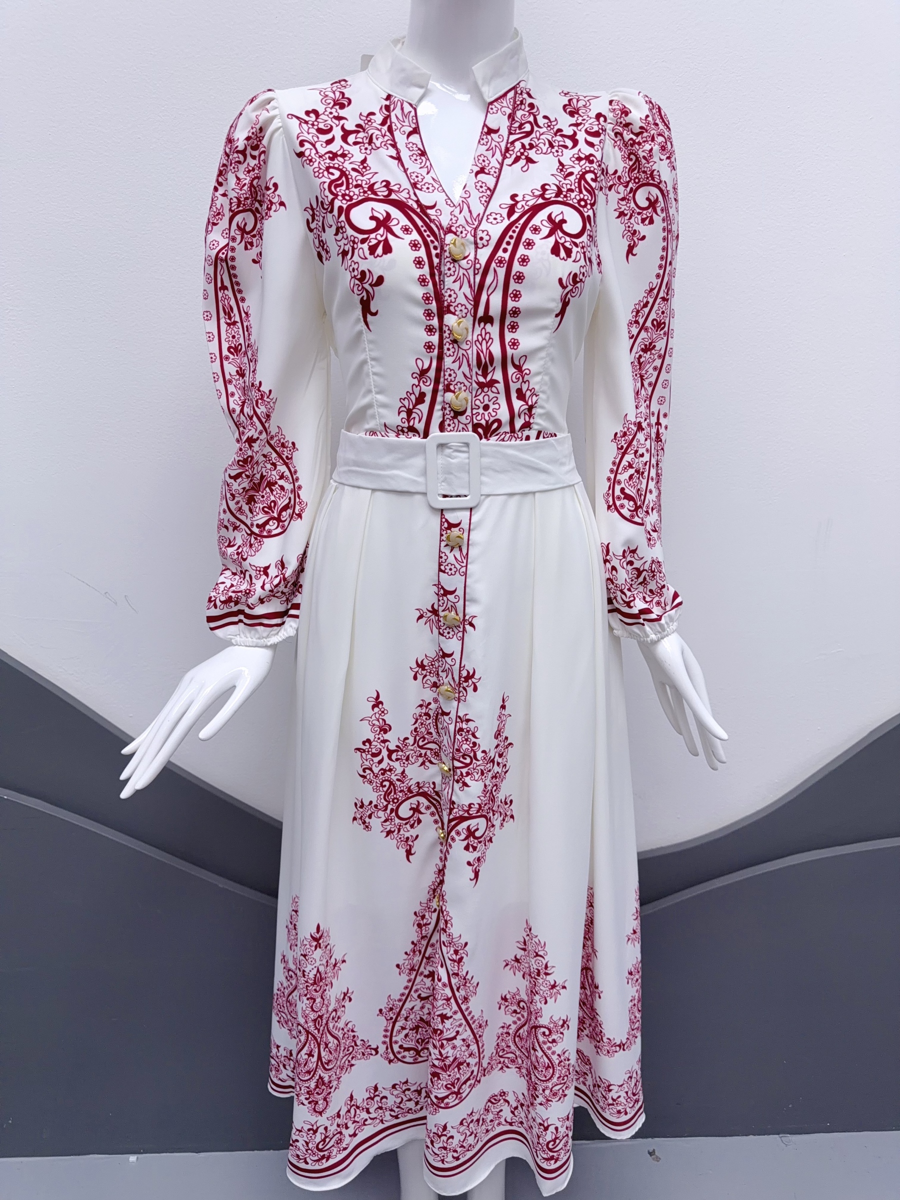 V299. HOA PINK WHITE DRESS