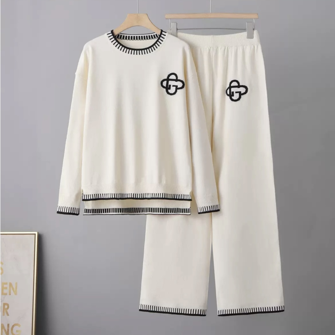 6965. SET LONG PANT KNITTED WHITE DT