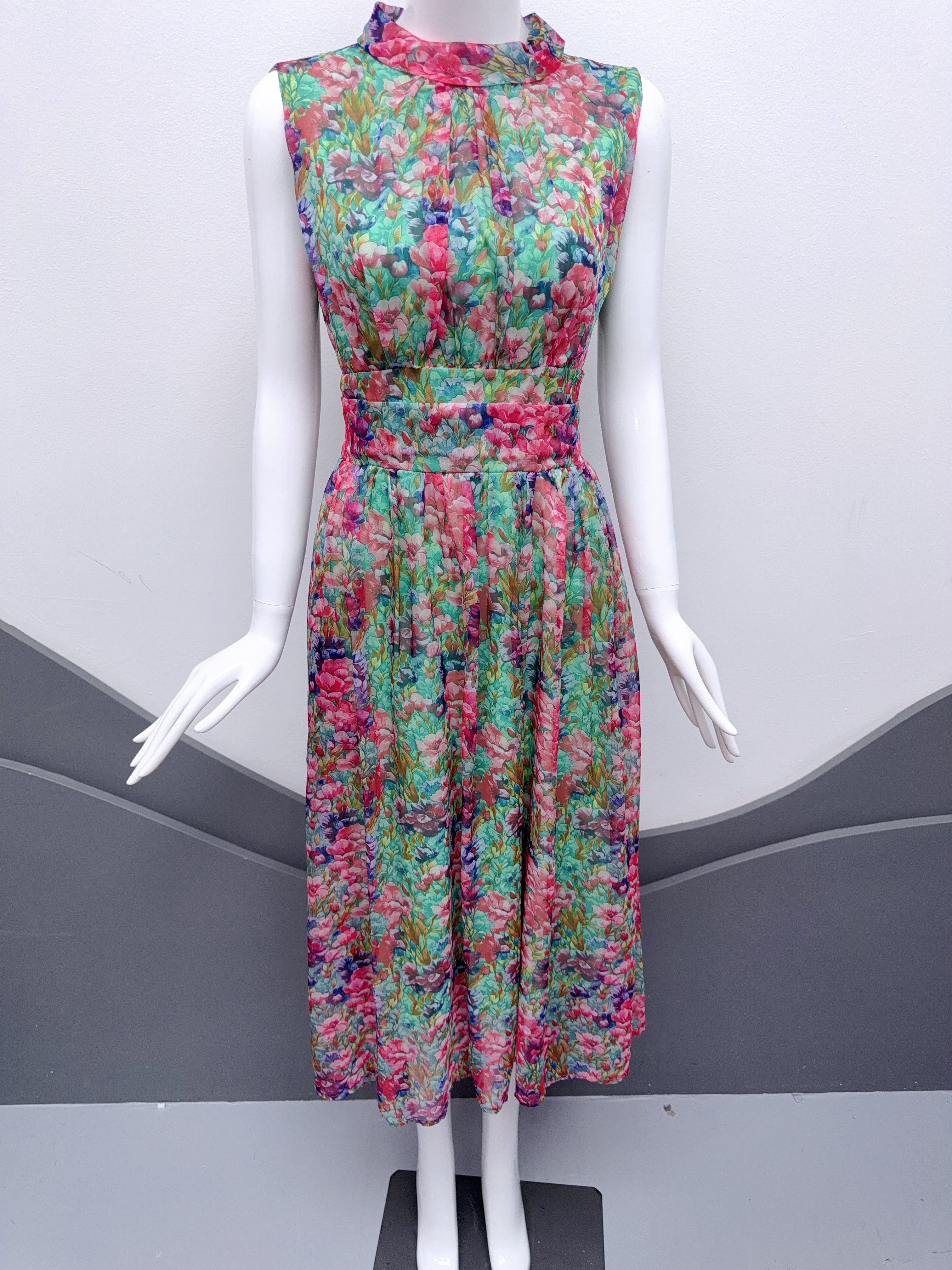 V296. HOA GREEN DRESS