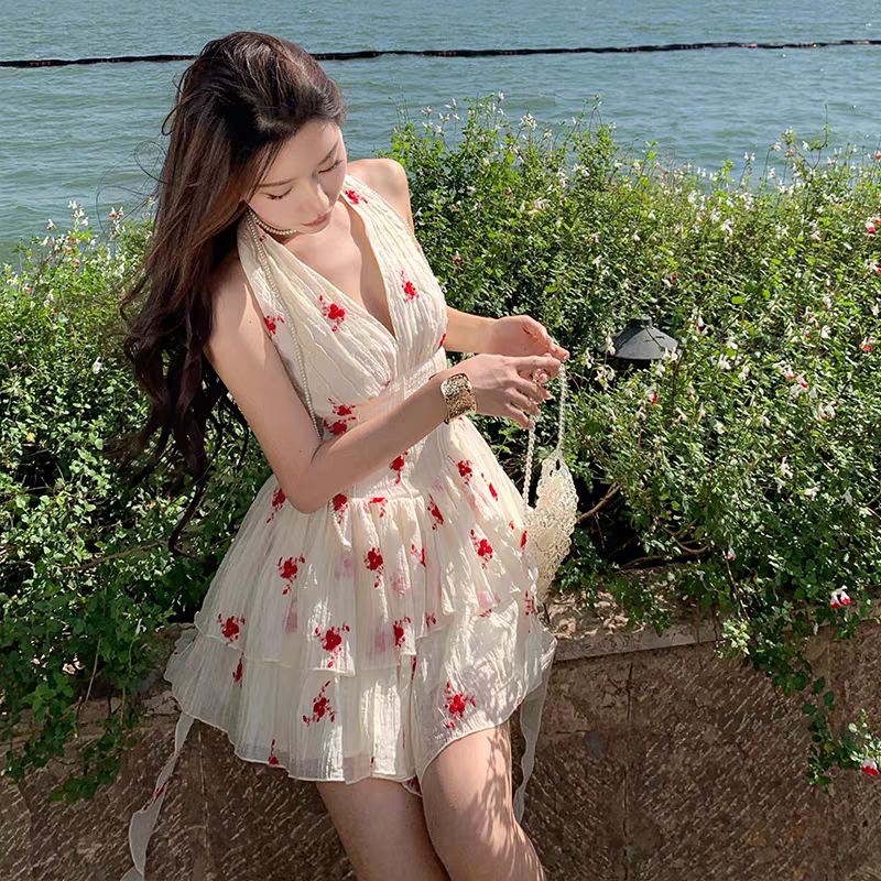 7602. WHITE DRESS