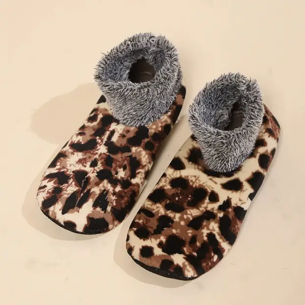 Warm pink and brown leopard plush slipper socks