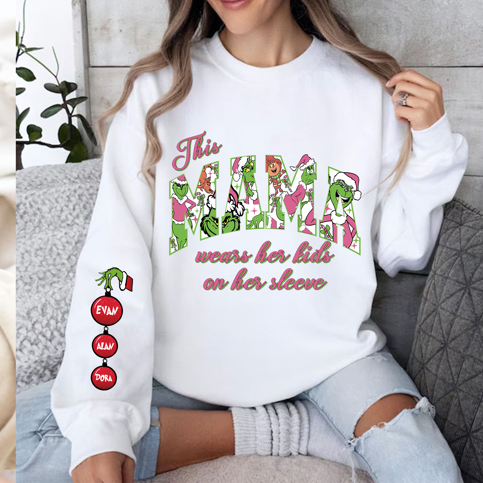  This MAMA Wears Her Kids On Her Sleeve Print Sweatshirt