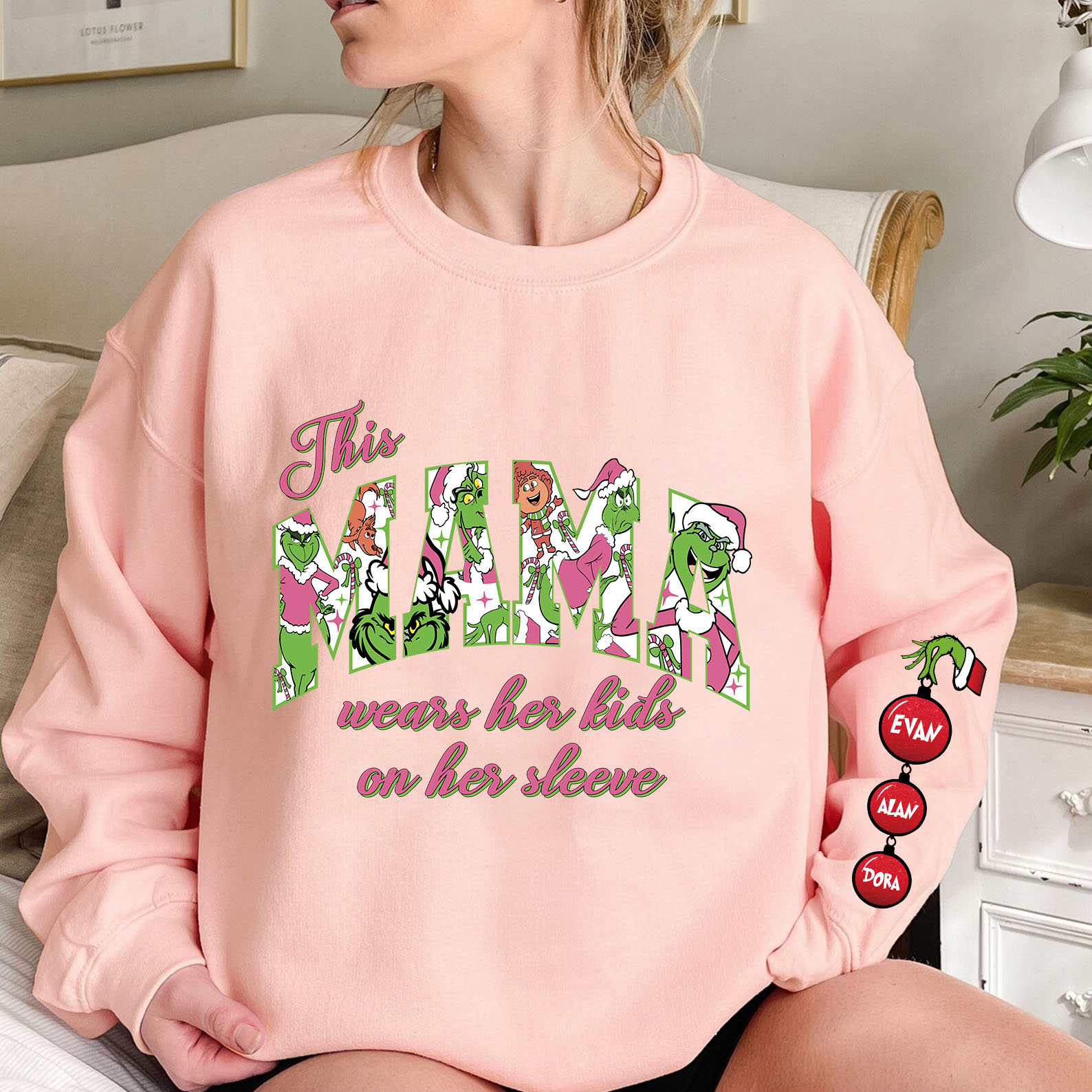  This MAMA Wears Her Kids On Her Sleeve Print Sweatshirt