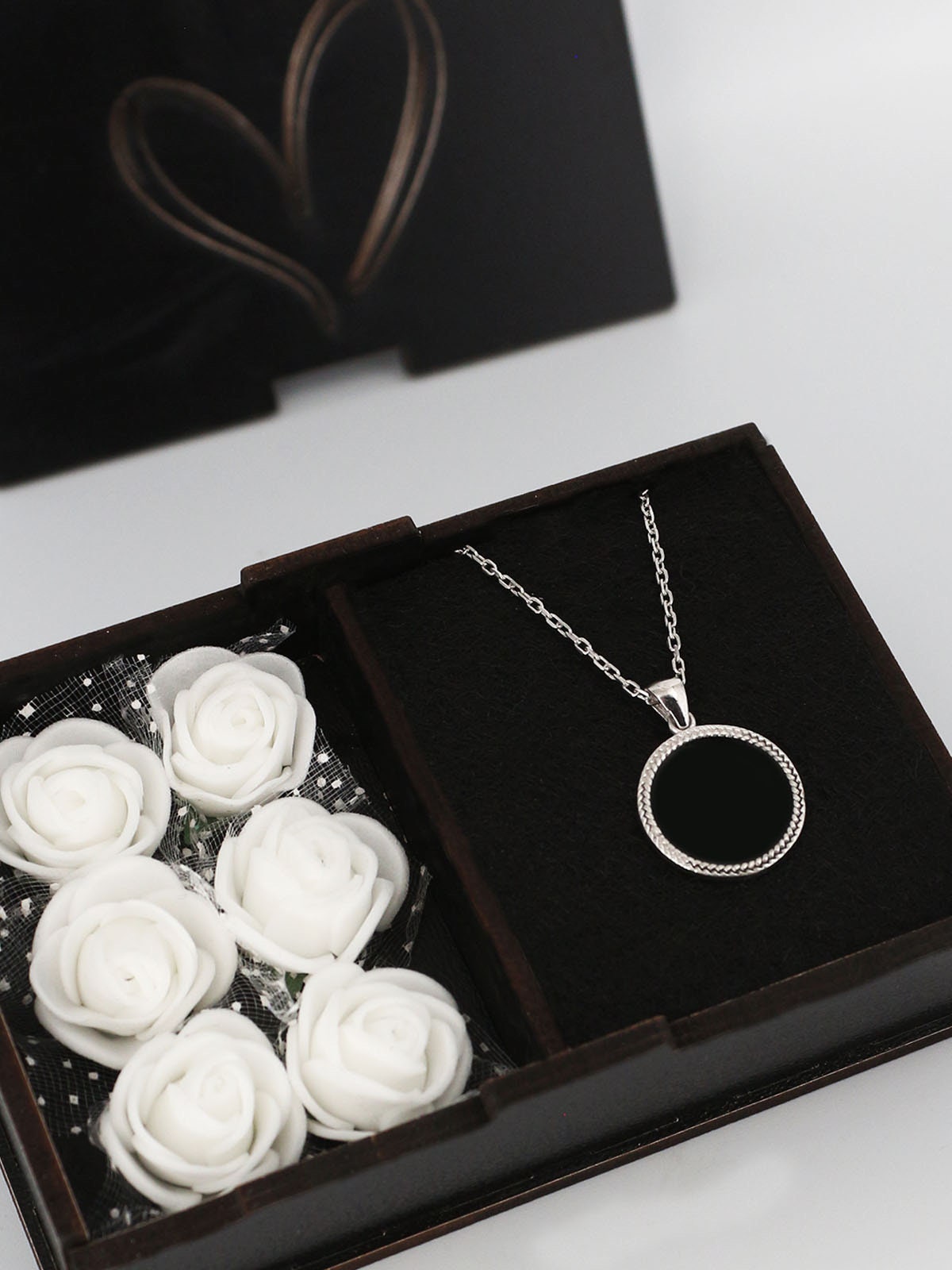 Magic Necklace With Personalized Photo And Heat Theme