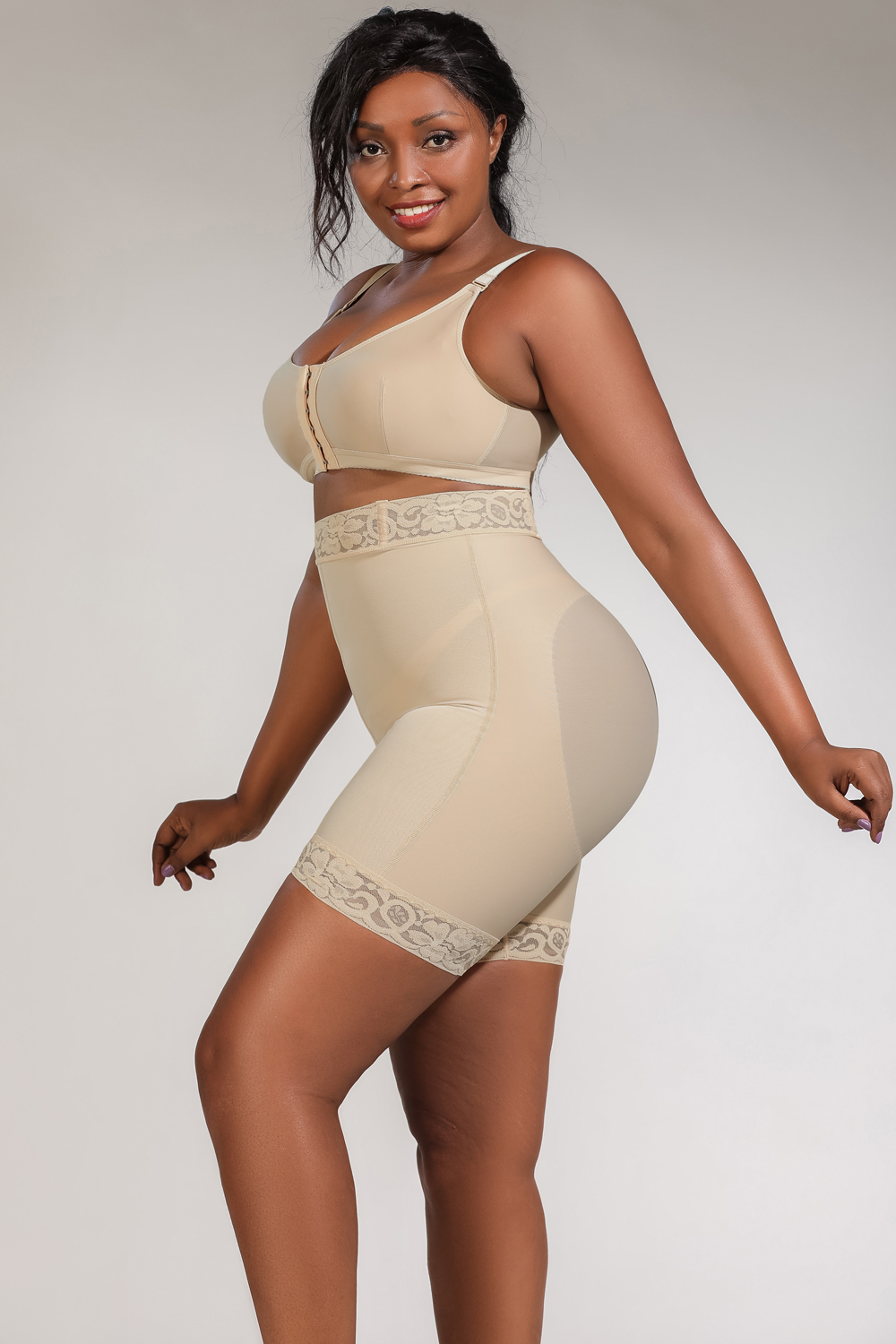 High-waisted abdomen shaping shorts