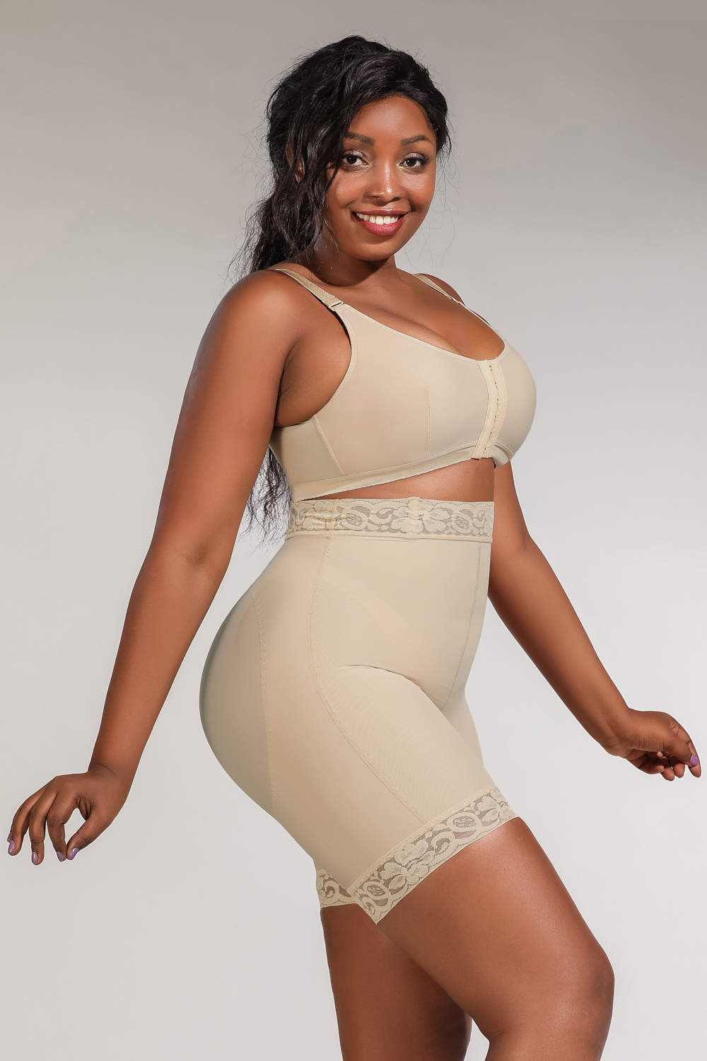 High-waisted abdomen shaping shorts