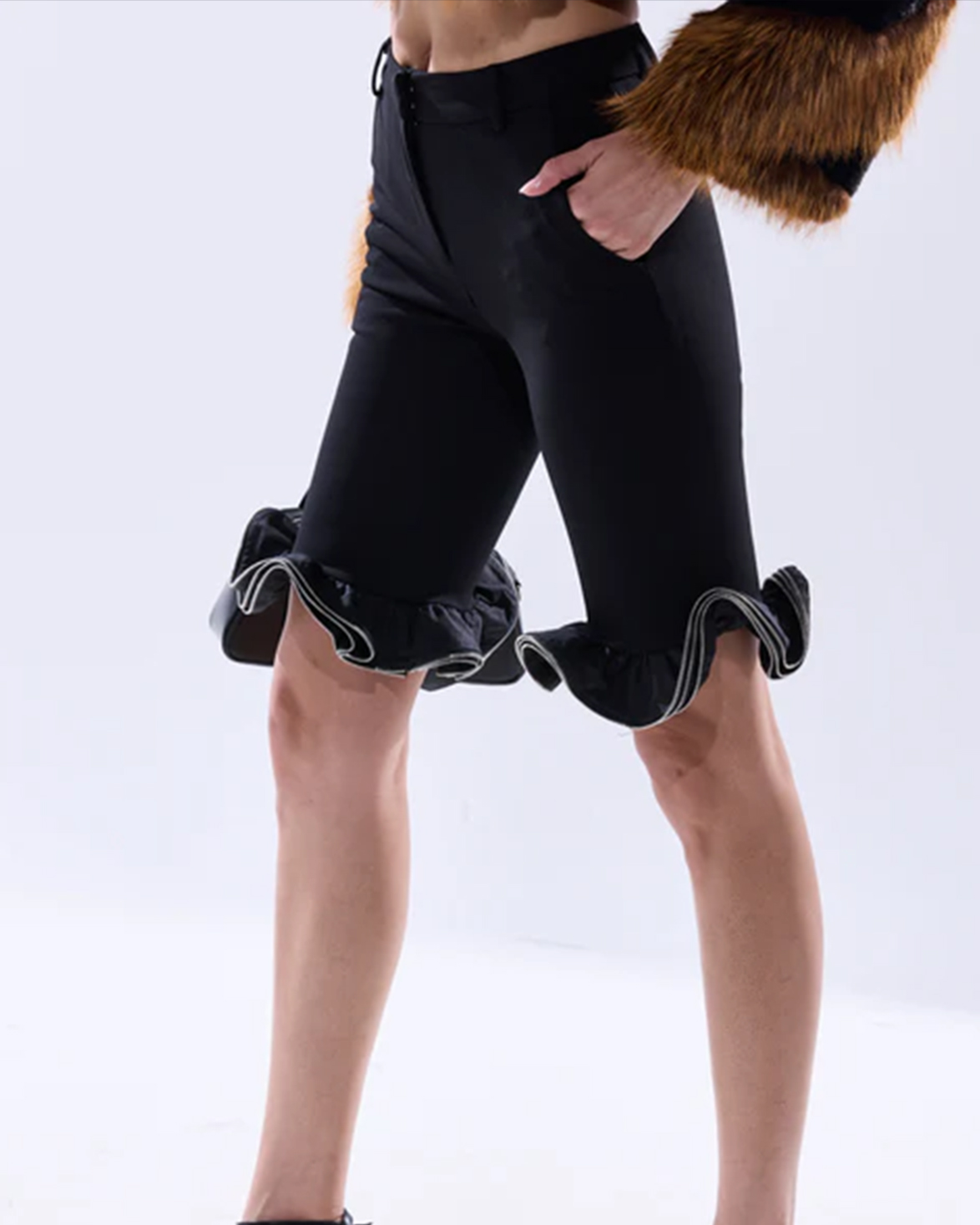 Wave Ruffle Hem Slim Denim Shorts