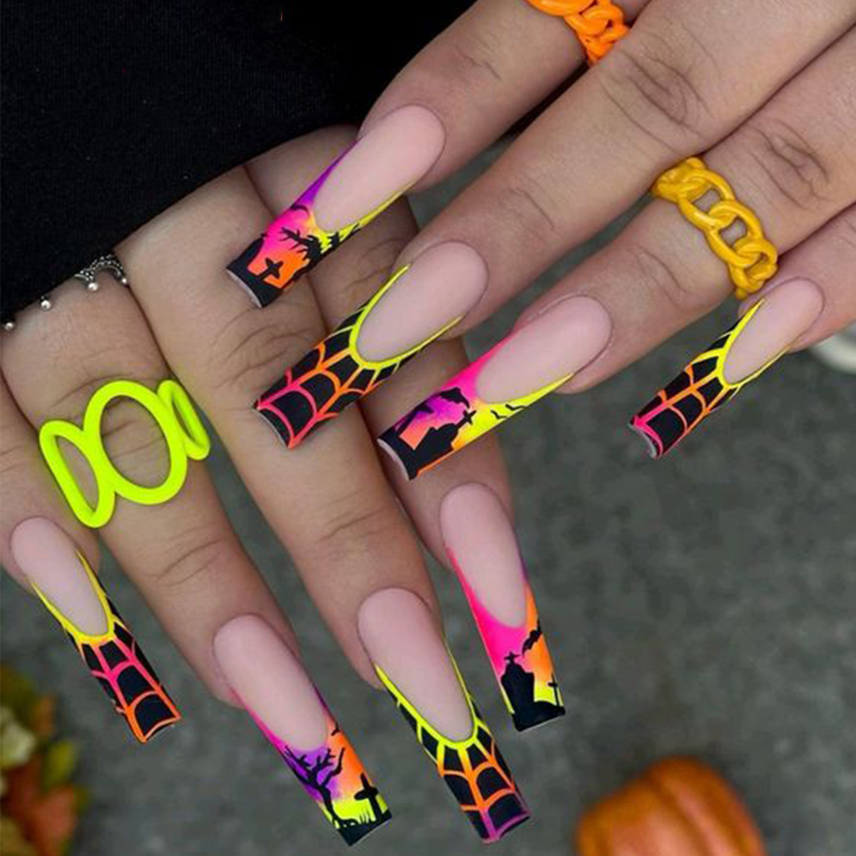 Halloween Spider Web Wearable manicure