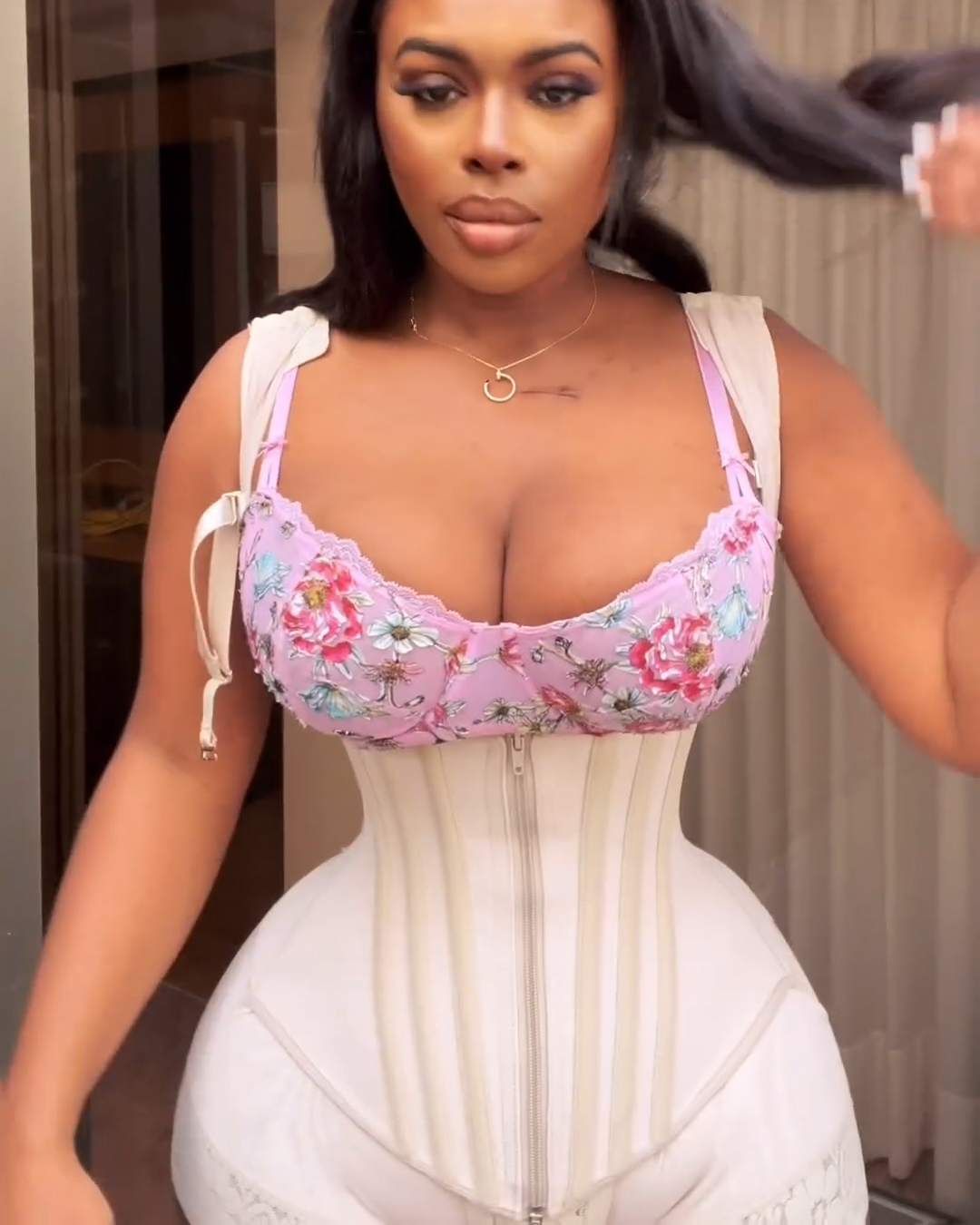 High Compression Hourglass Curve Faja