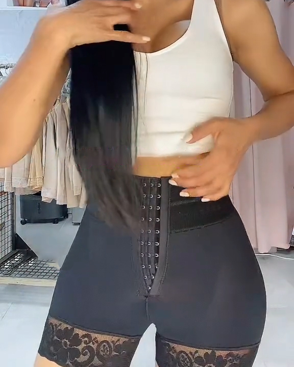 High-waisted Two-layer Lace Paneled Hip-lifting Shorts