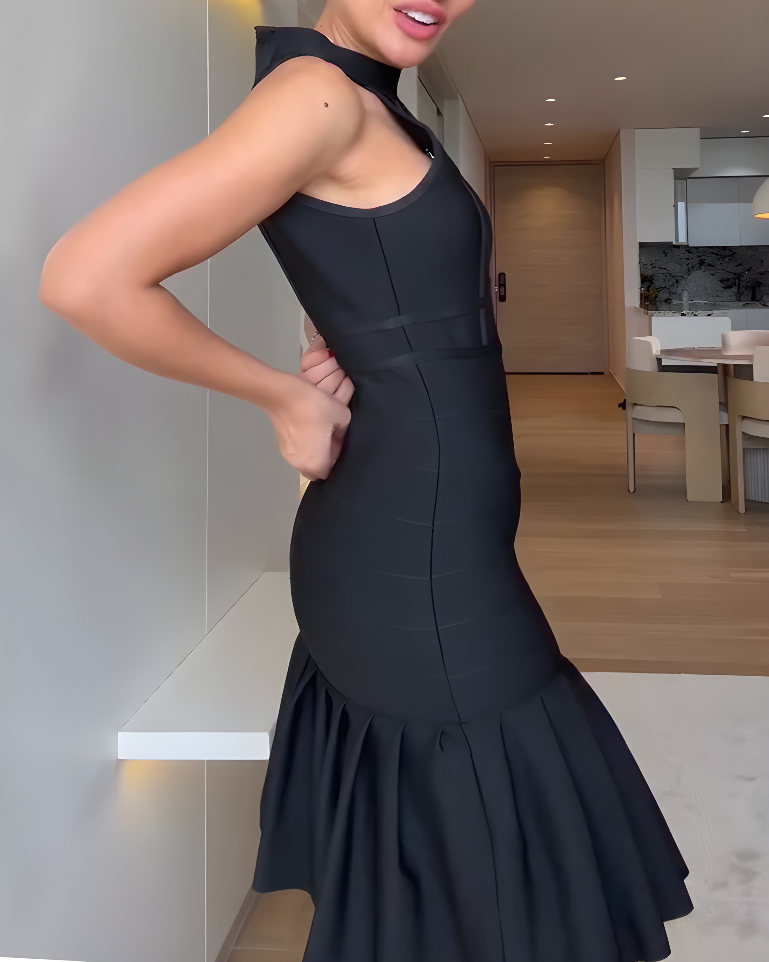 Women's Sleeveless Slim Fitted Pleated Dress