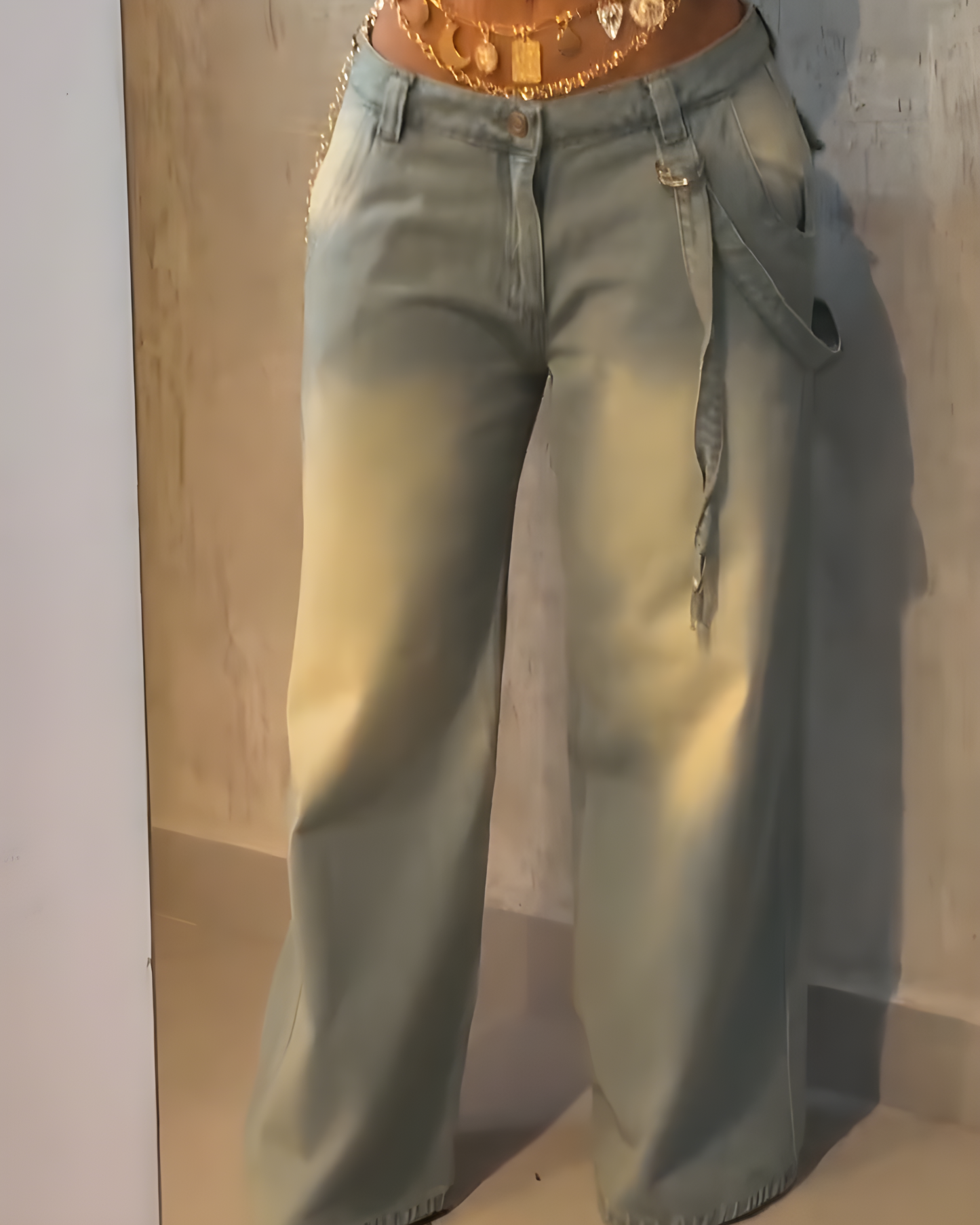 Fashionable Slim Cargo Style Wide-Leg Denim Jeans