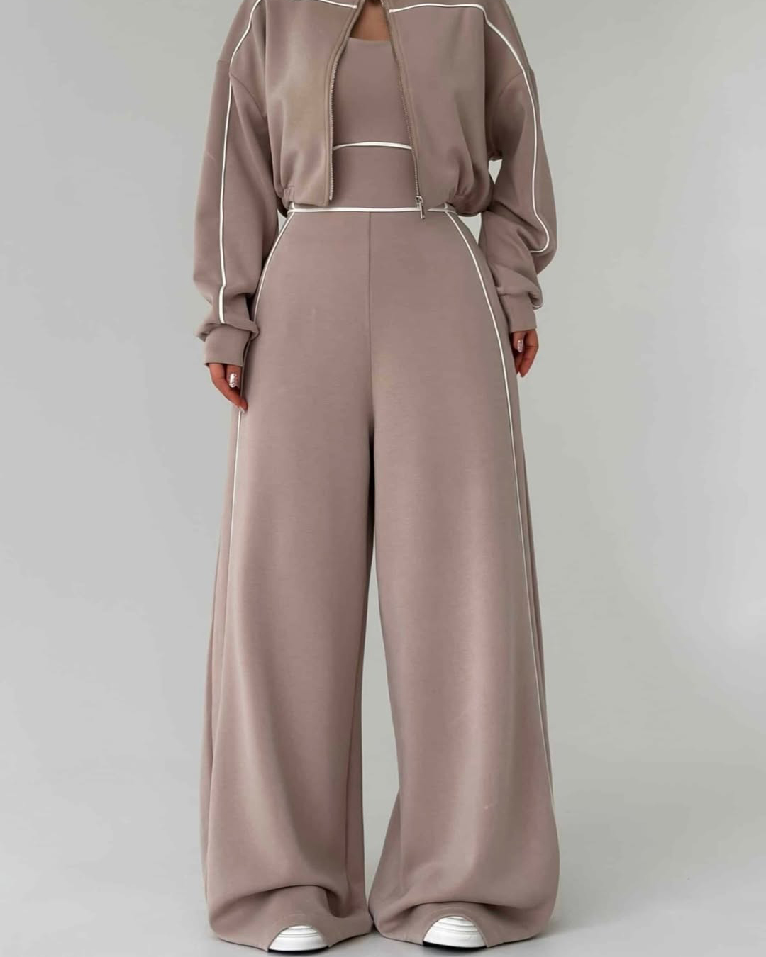 Sleeveless Wide-Leg Jumpsuit with Contrast Piping