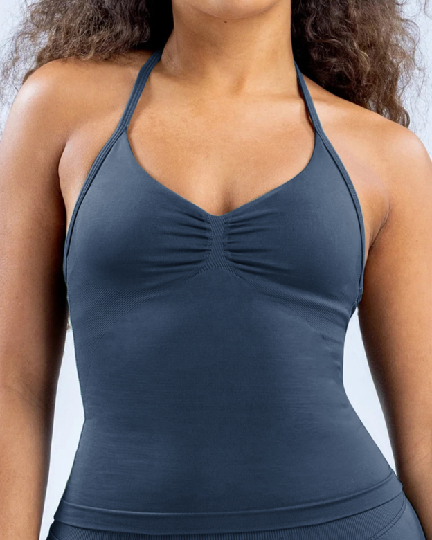 Seamless Yoga Halter Top And High-Elasticity Hip-Shaping Yoga Shorts Set