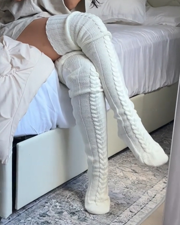 Knee-Length Knitted Socks-Curvy-Faja