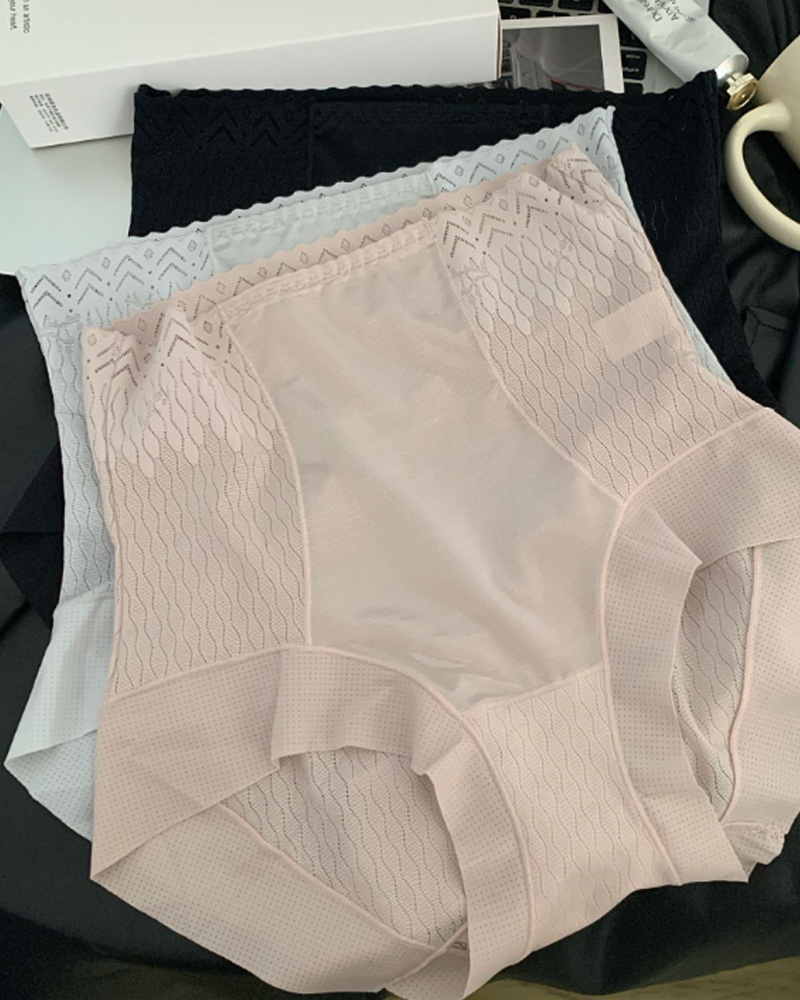 High-Waists, Low-Profile Panties
