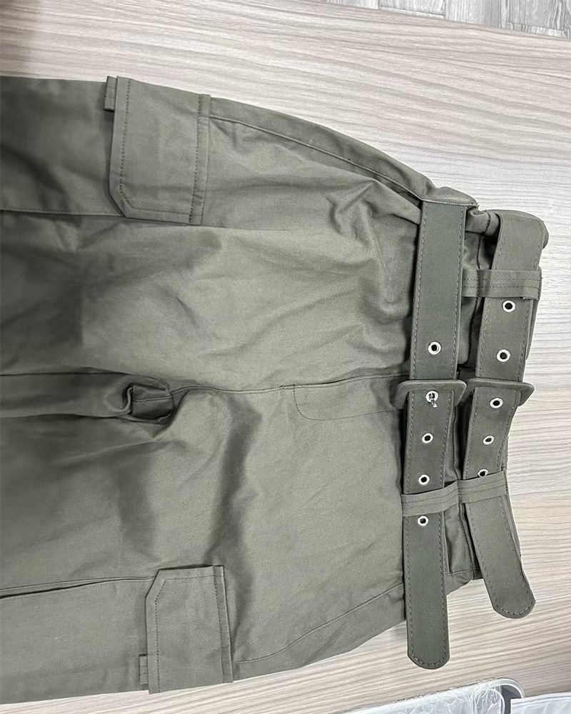 Stretched-Foot Cargo Pants